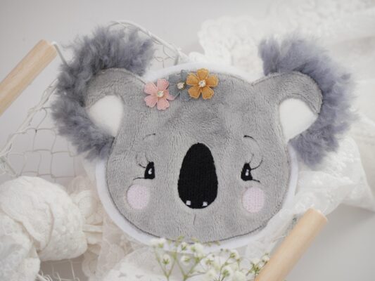 Aufnäher Koala mit Wuschelohren und Blüten & Glitzerstein