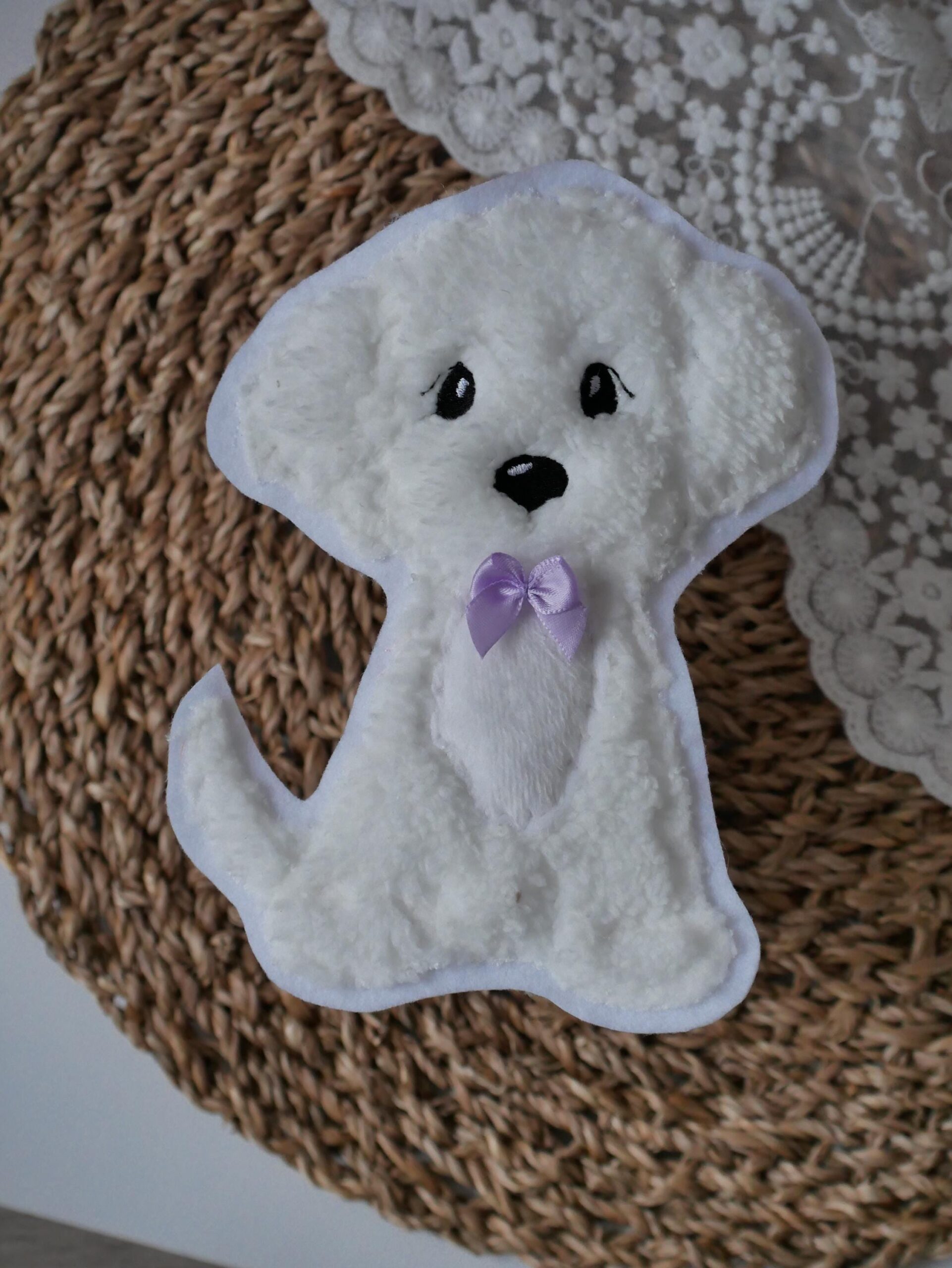 Aufnäher kleiner weißer Hund mit lockigem Fell – Bild 2